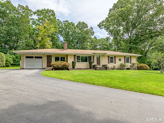 3rd image of 34 Fall Brook Road