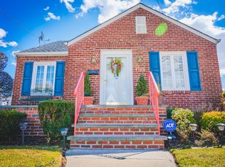 1722 Belmont Ave, New Hyde Park, NY 11040