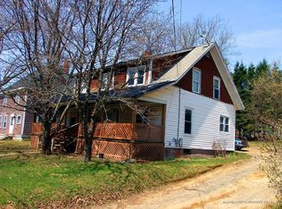 27 Smyrna St, Houlton, ME 04730