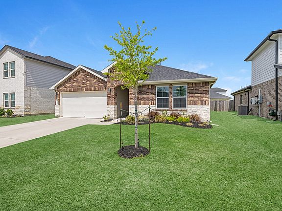 3rd image of 923 Kinder Sky Ln