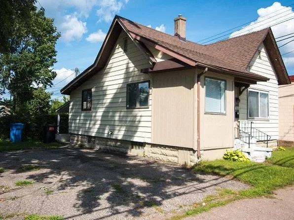 318 W Sarnia St, Winona, MN 55987