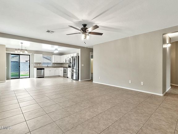 5th image of 2210 E CASPIAN Way