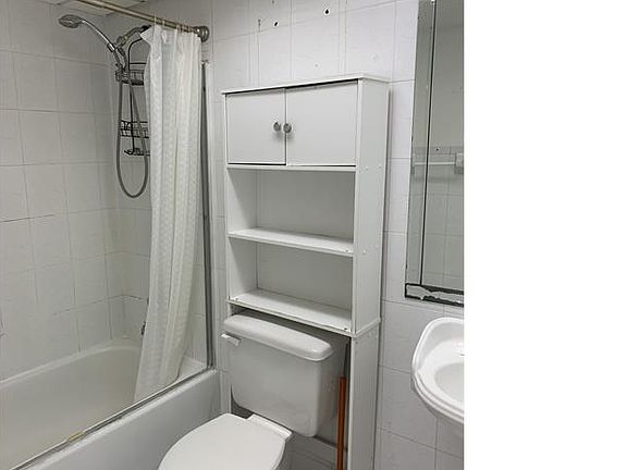 5th image of 13480 NE 6th Ave APT 310