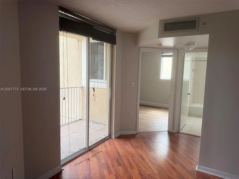 102 SW 6th Ave #501 — Photo 6