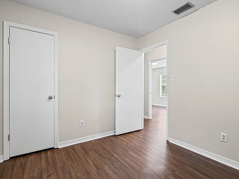 2835 Old Dutch Ct — Photo 18