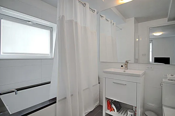 Rented by Kian Realty | media 18