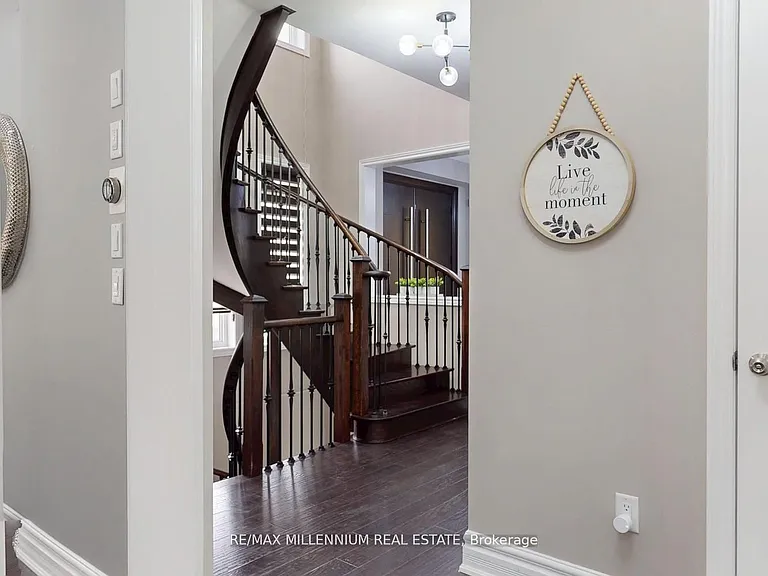 51 Kincardine St — Photo 22