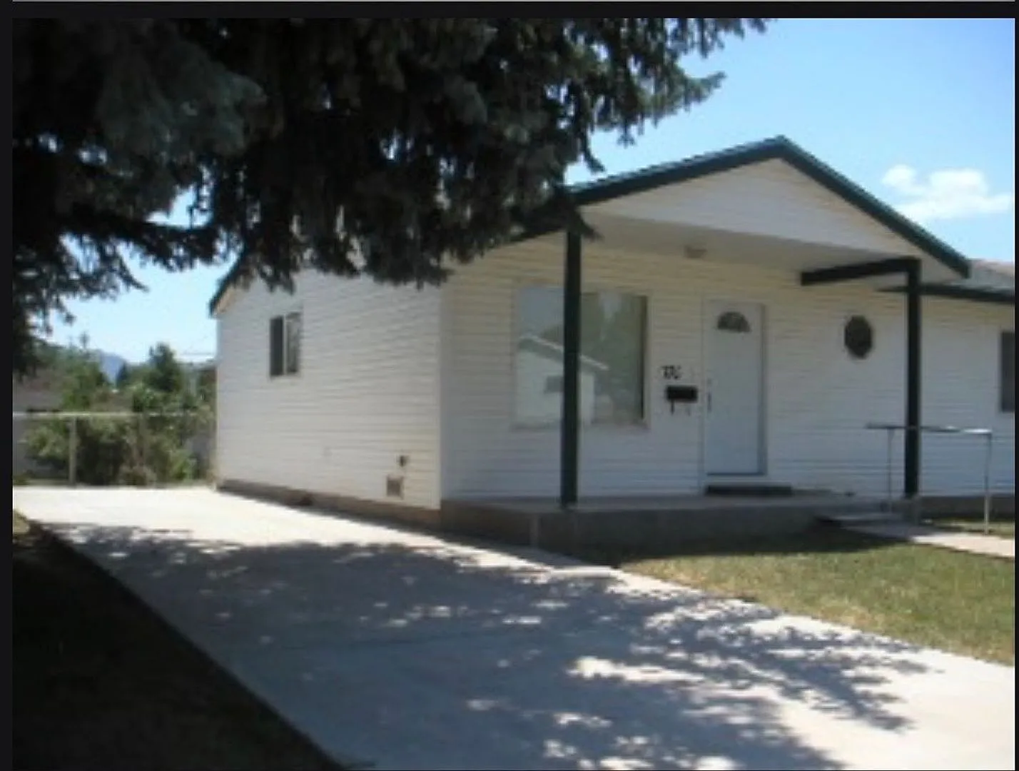 2 bedroom house — Photo 2