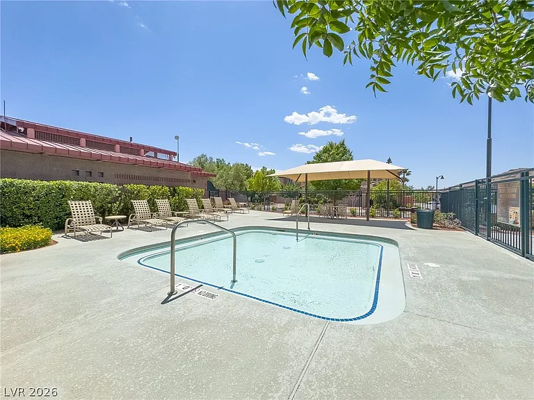1333 Jamesbury Rd — Photo 40