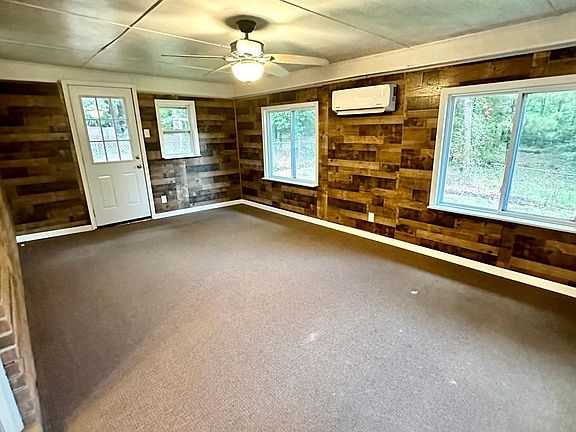 3rd image of 121 Reeves Rd