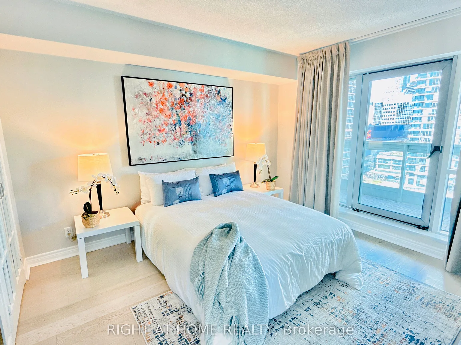 10 Queens Quay W — Photo 2
