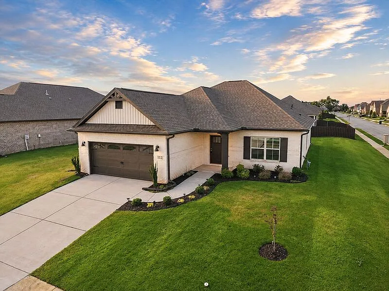 112 Missouri Dr