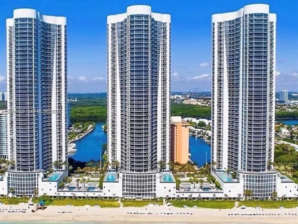 15901 Collins Ave #4107