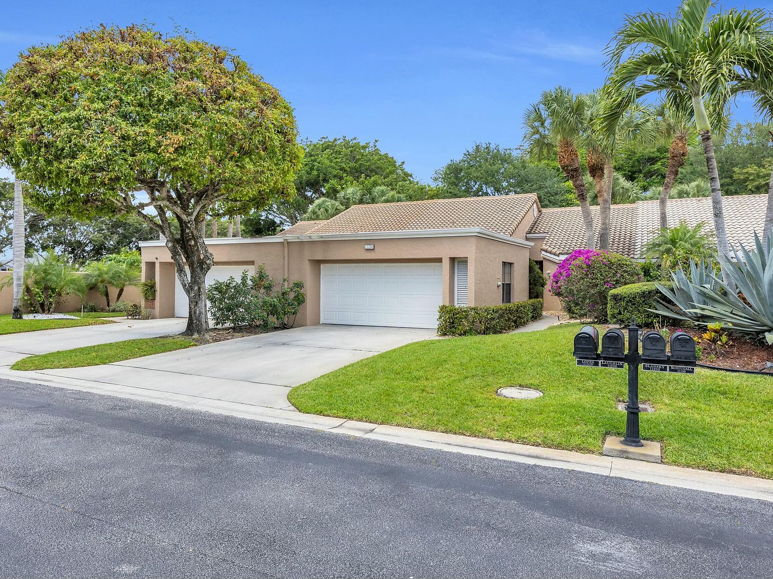 11206 Applegate Circle