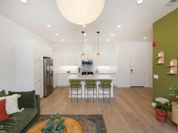 27212 Diamond Peak Ln #301, Stevenson Ranch, CA 91381