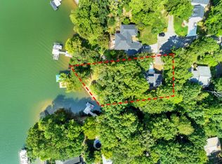 1067 Woodlake Ln, Tega Cay, SC 29708