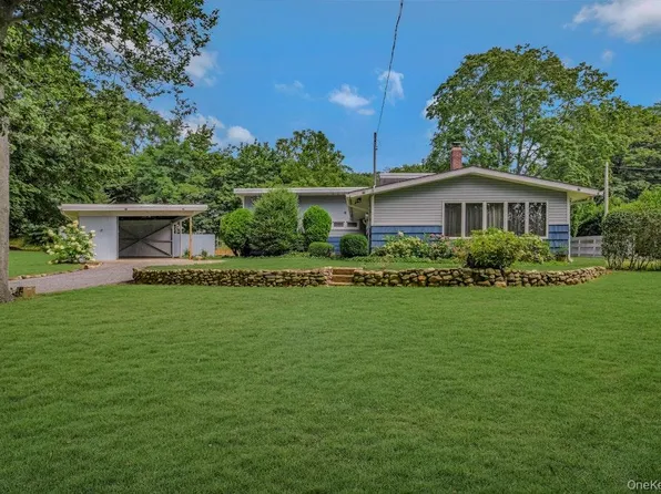 30 Center Drive, Riverhead, NY 11901