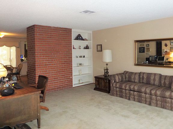 2nd image of 1724 Lincoln Blvd