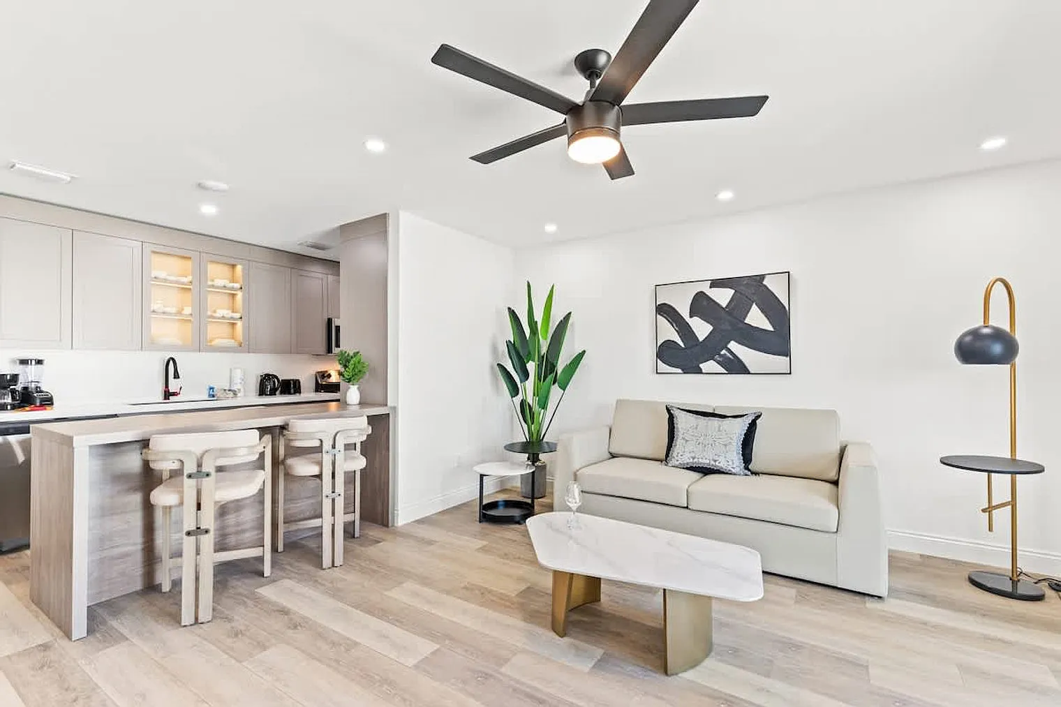 1 bed, 1.0 bath, 495 sqft, $1,287 — Photo 2
