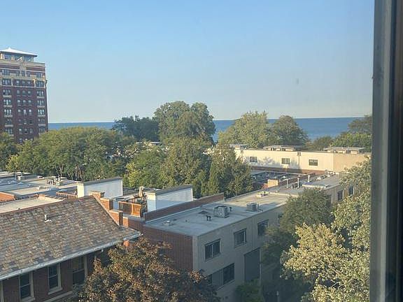 3rd image of 5401 S Hyde Park Blvd APT 706