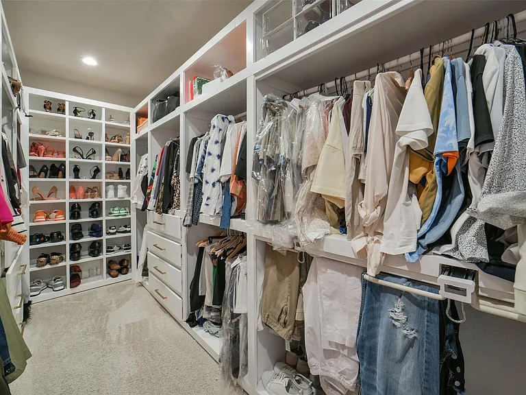 23610 Iris Field Ct — Photo 17