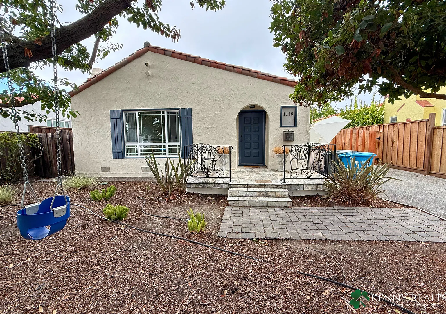 Charming 3BR/2BA Home in Redwood City Close to Downtown — Photo 1