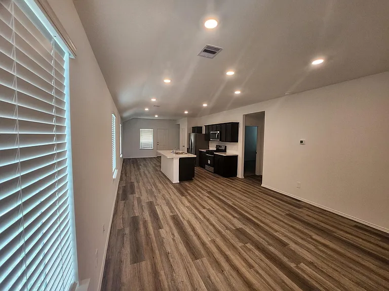 1135 Sultana Springs Ct — Photo 7