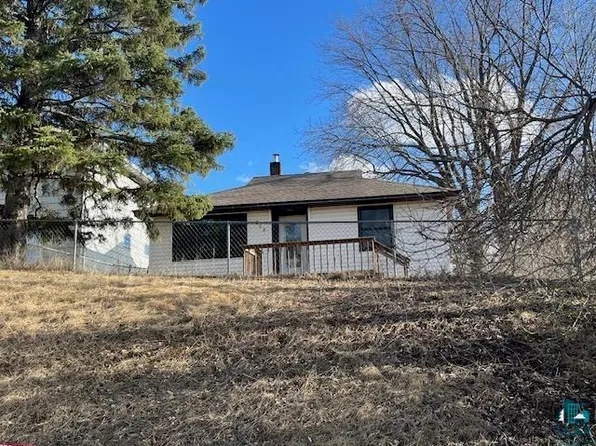 808 Clay St, Eveleth, MN 55734