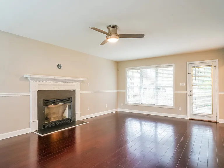 4208 Knightsbridge Way — Photo 5