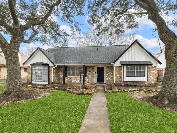 2703 Huckleberry Lane, Pasadena, TX 77502