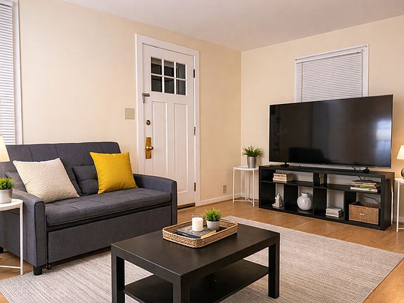 2nd image of 501 W Mosley St #3
