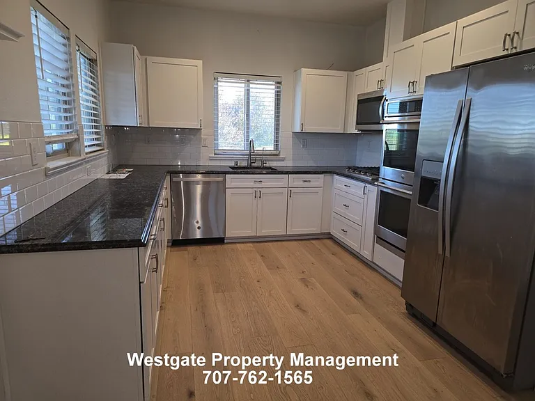 27 Valen Way — Photo 11