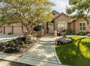 10668 N Oak Hill Cir, Fresno, CA 93730