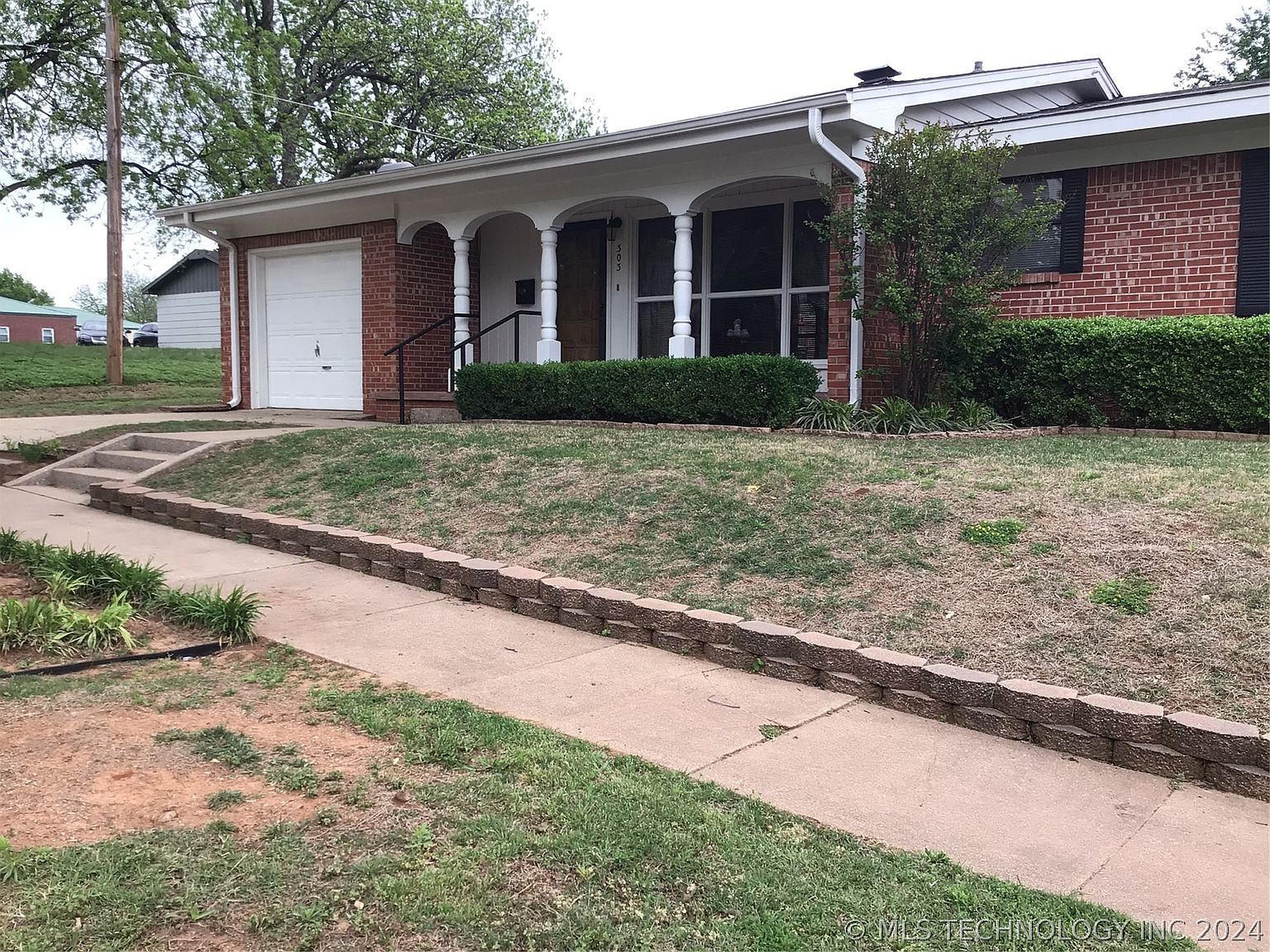 303 E Robert S, Wynnewood, OK 73098 | MLS #2425434 | Zillow