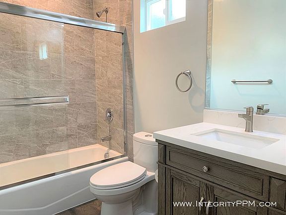 5th image of 821-25 10th St