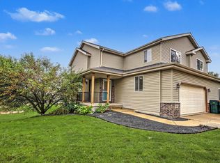 510 Nightingale Ln, Cottage Grove, WI 53527