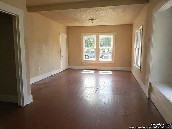 4th image of 247 Hermitage Ct