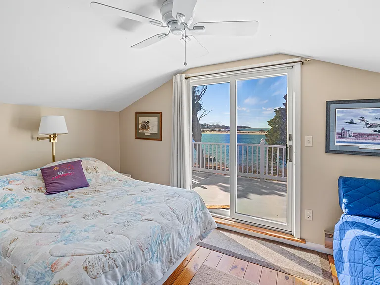 79 Pine Neck Ave — Photo 11