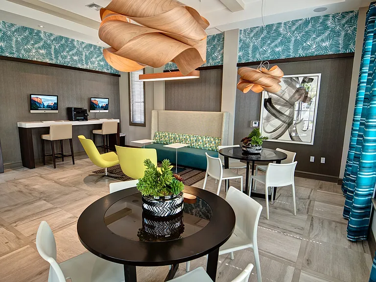 Cyber Lounge