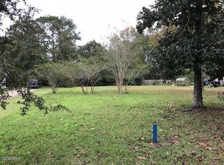 304 Lovers Ln, Ocean Springs, MS 39564