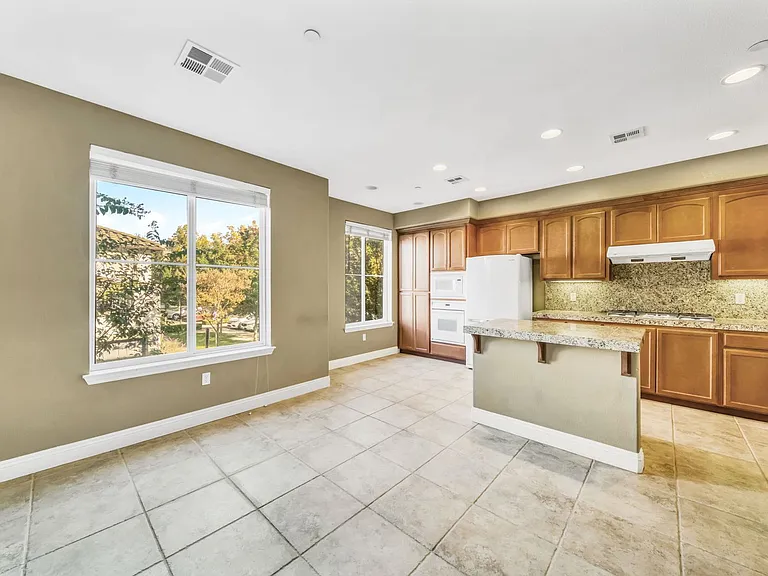 48954 Woodgrove Cmn — Photo 10