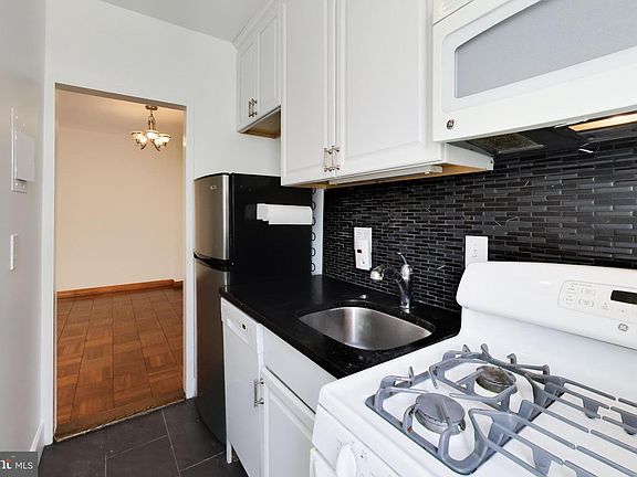 5th image of 1 Scott Cir #801