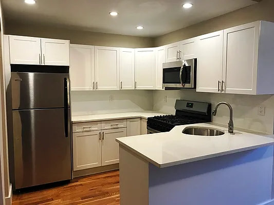 Rented by Prime Realty | media 12