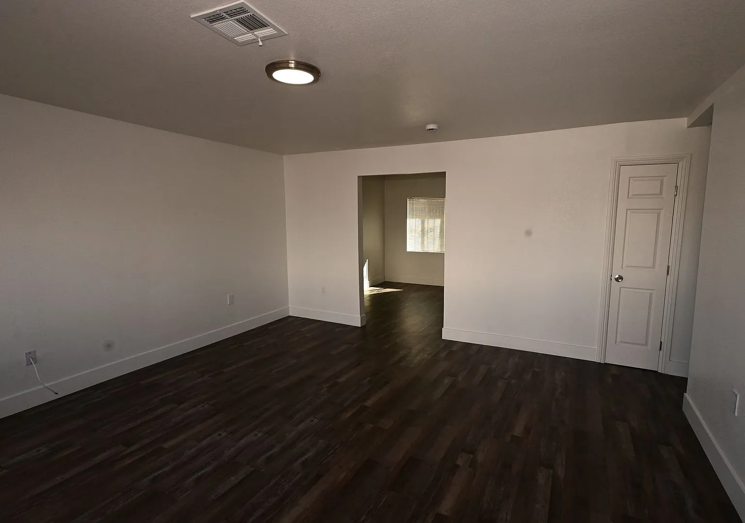 3 Bedroom Apartment- Recently Remodeled - Historic Westside - No Pets- 1007 C Street — Photo 2