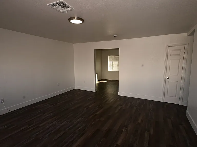 1007 C St #1 — Photo 2