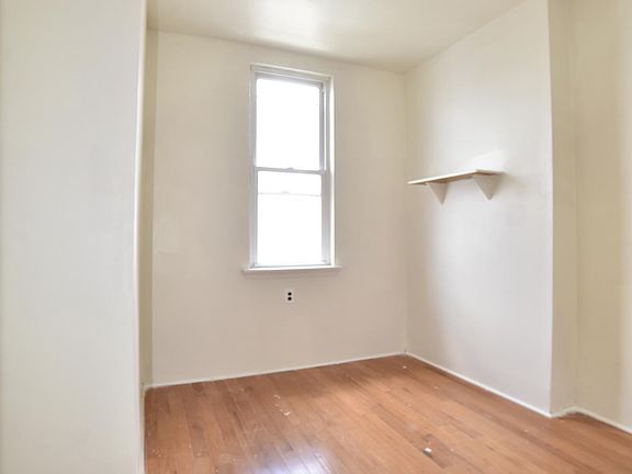2nd image of 2424 S Franklin St