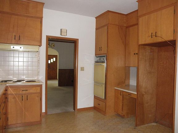 5th image of 1420 E 11th Ave