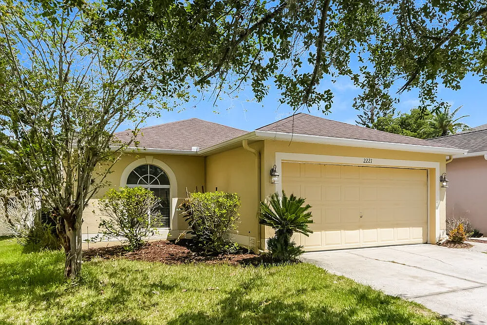 3 bed, 2.0 bath, 1373 sqft, $2,540 — Photo 3