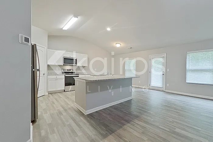 1251 Amberlight Cir — Photo 5