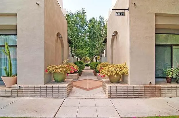 2 bed, 2.5 bath, 1226 sqft, $3,400 — Photo 2